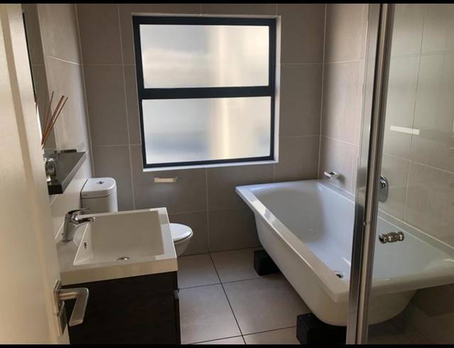 2 BEDROOM APARTMENT FOR SALE IN FOURWAYS